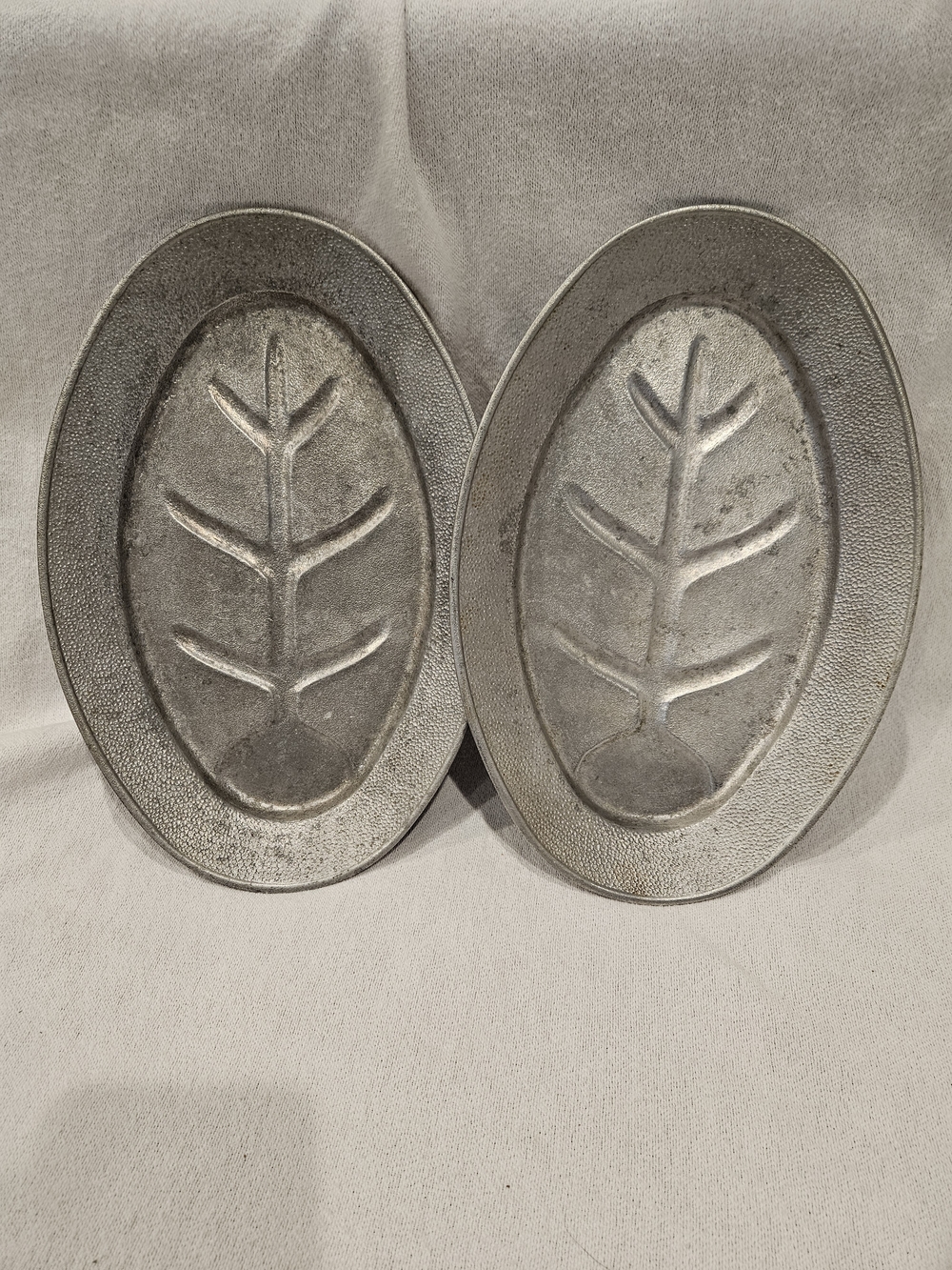 Vintage Metal Sizzling Server steak platters Fajitas (2)